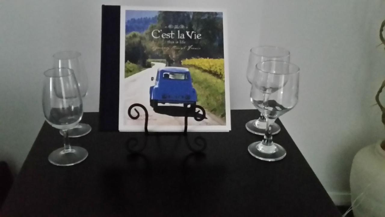 C'Est La Vie Bed & Breakfast Όλμπανι Εξωτερικό φωτογραφία